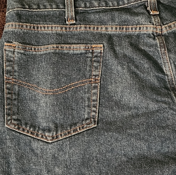CARHARTT JEANS - 42x32 NWOT Relaxed fit - Picture 2 of 6